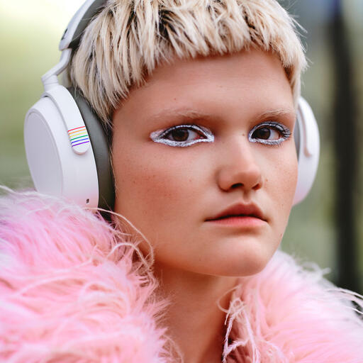 Sennheiser Momentum 4 Pride Edition