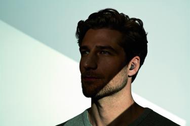 Phonak_Virto_Marvel_Man3_HR.jpg