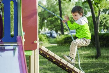 PH_Pic_boy_on_the_playground_1500x1000px_300dpi_cmyk.jpg